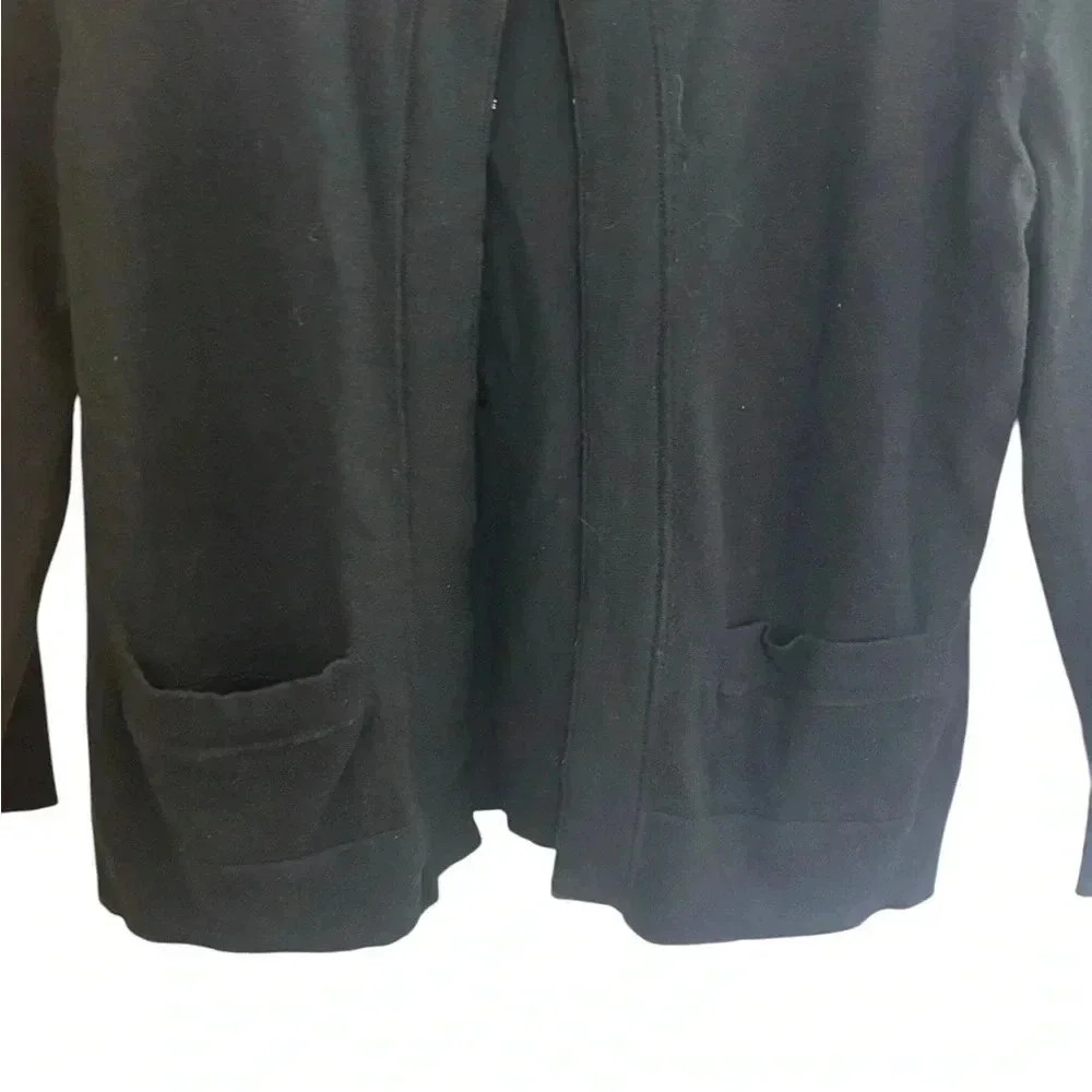 Classic Timeless Ladies EUC Black Banana Republic Cotton Cardigan Sweater Size M - Picture 6 of 7